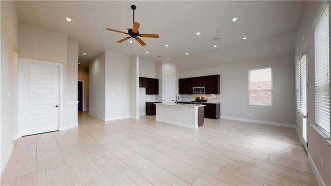 Photo - 8050 Mozart St