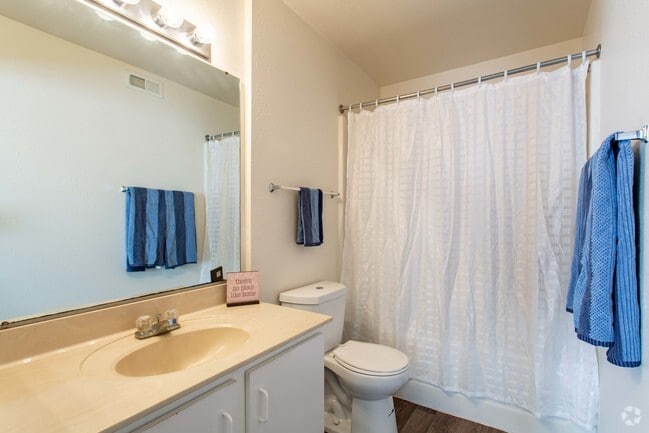 2 Bed/ 2 Bath