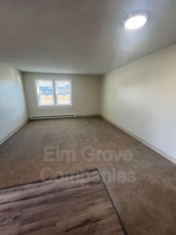 Photo - 19 Otter Brook Cir