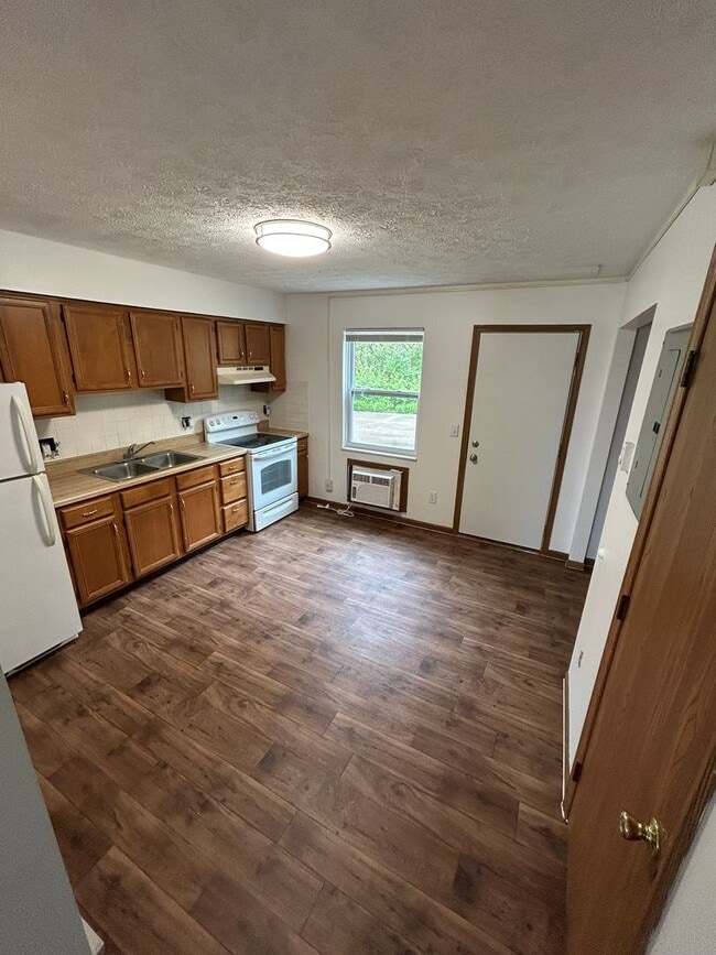 Spacious 2-Bedroom Living in a Quiet Commu... - Spacious 2-Bedroom Living in a Quiet Commu... Apartamento Unidad 1215-C Bunker Hill