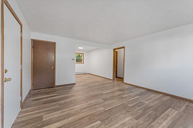 Building Photo - 2 Sandy Dr Unit D