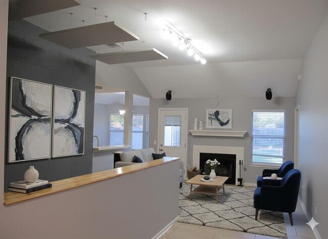 Photo - 915 Lantana Dr