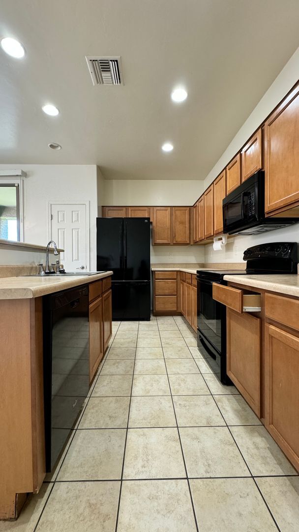 Photo - Eastside (Stella and Kolb) 4 bedroom  2 ba...