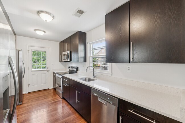 Photo - 4709 Norwich Rd