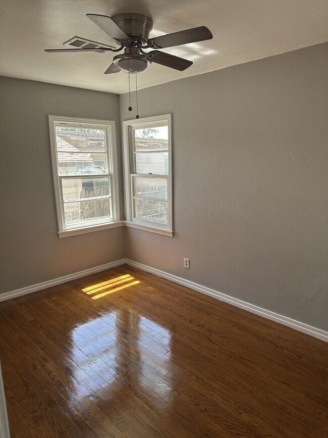 Photo - 1809 Poplar St