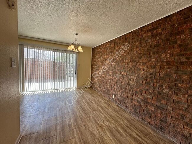 Photo - Gorgeous Multi-story Townhouse with Washer...