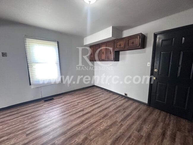 Photo - 1204 Giddings-