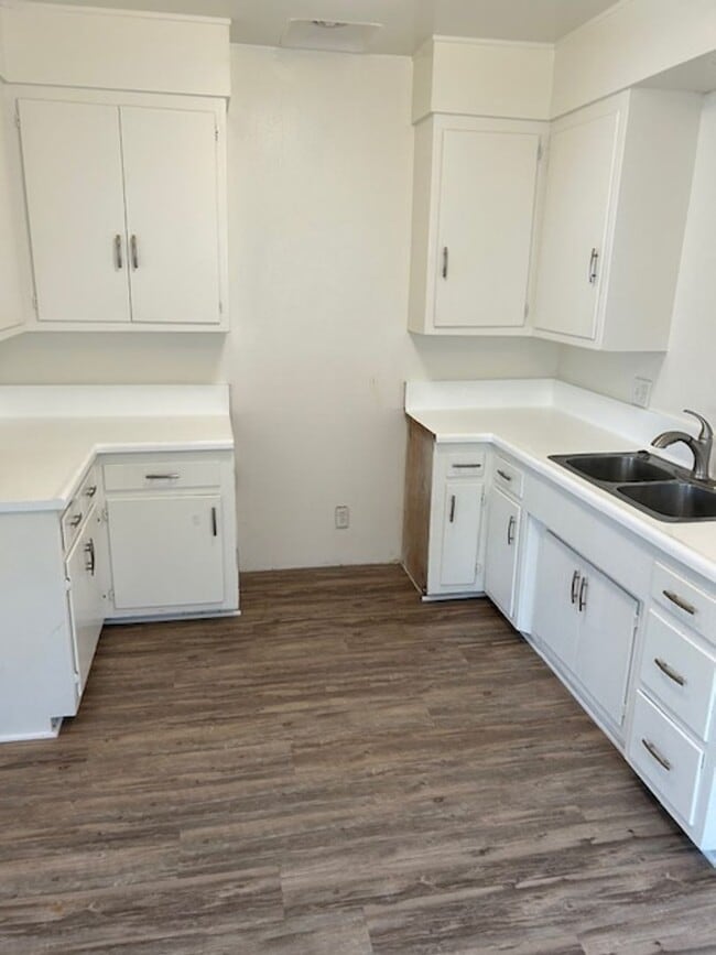Photo - 1020 W 24th St Unidad #4