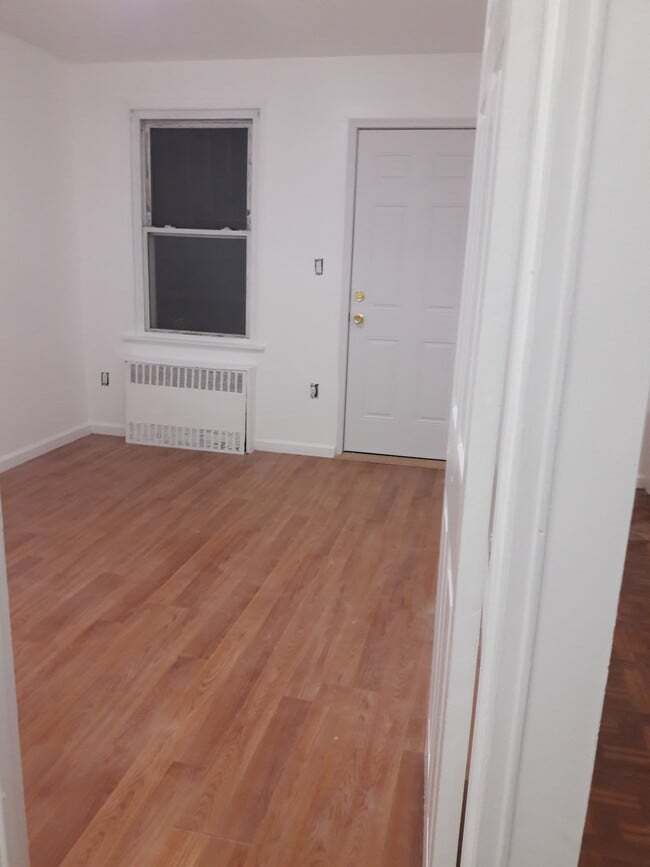 Photo - 70-06-06 30th Ave.