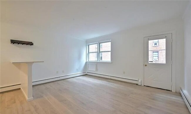 Photo - 2362 E 13th St