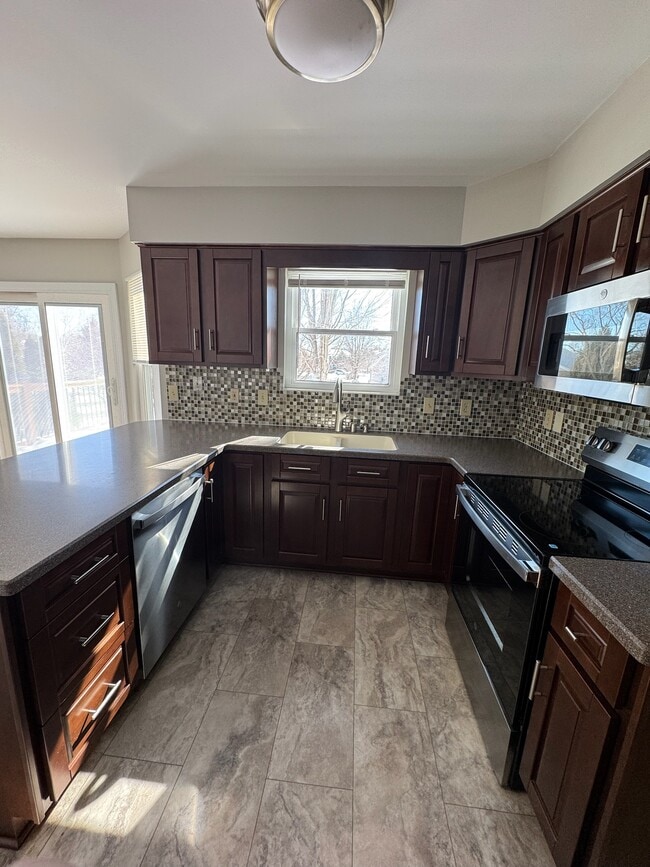 Photo - 8811 Woodridge Dr