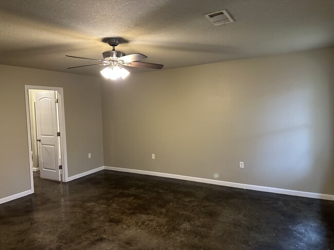 402 Kiersen Ln