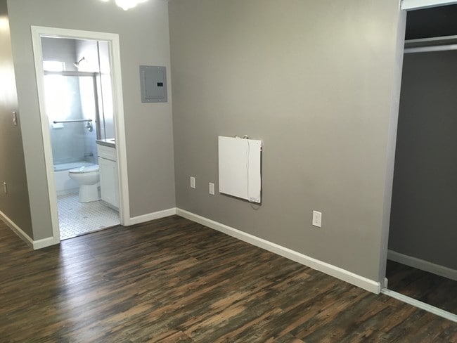 Photo - 5441,43,51 E 2nd St.