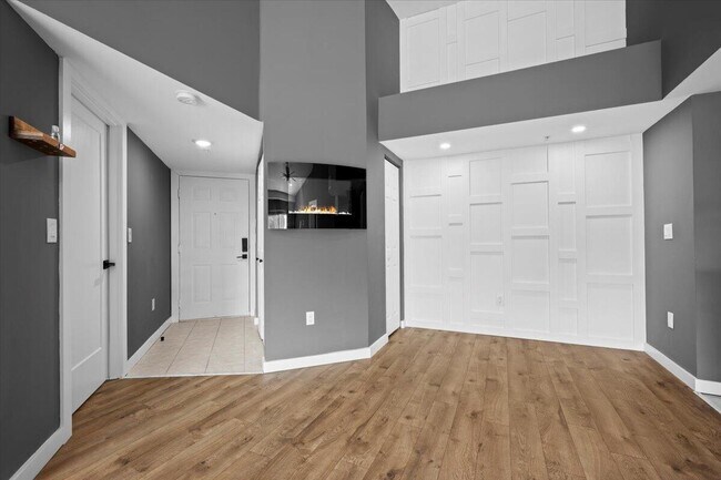 Photo - 800 Crestwood Ct S Unit 820