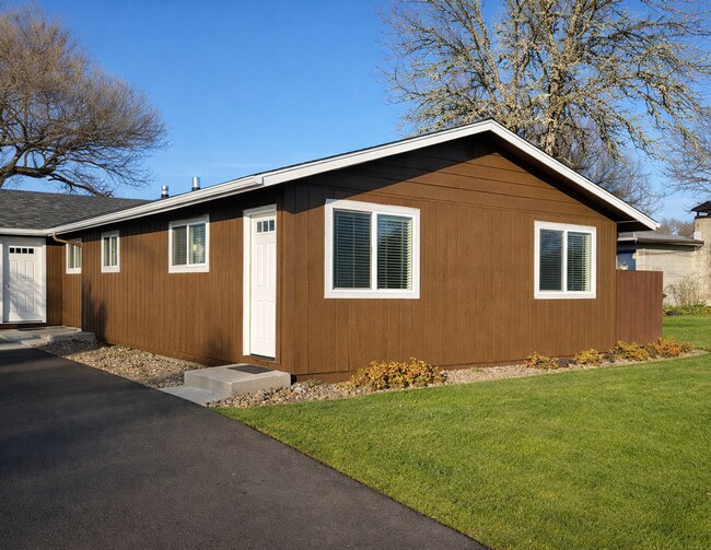 Photo - 2 Bedroom Townhouse Less than 2 Miles from OSU Unit Hayes1955