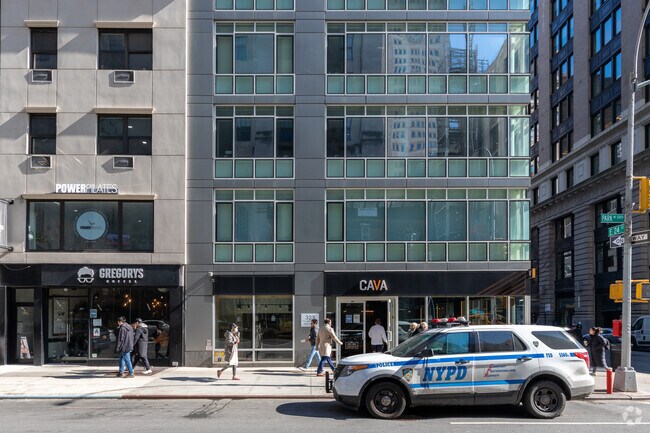 Photo - 325 Park Ave S