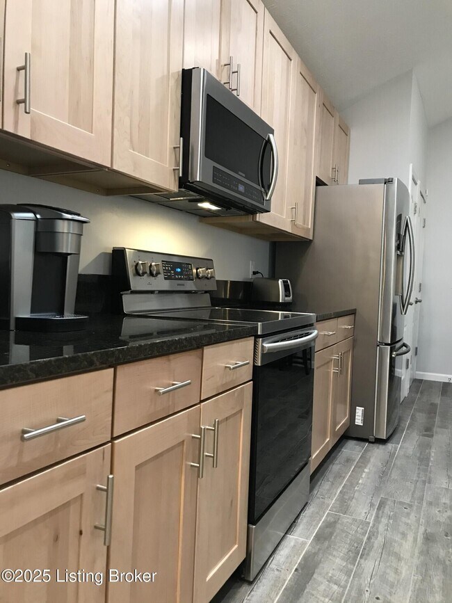 Photo - 620 W Utica St Unit 2