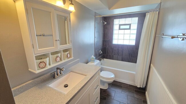 Photo - 11325 W Center St