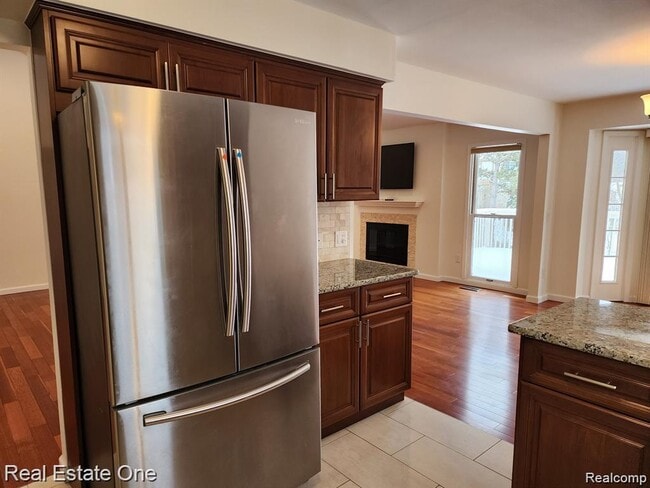 Photo - 492 Buttercup Dr