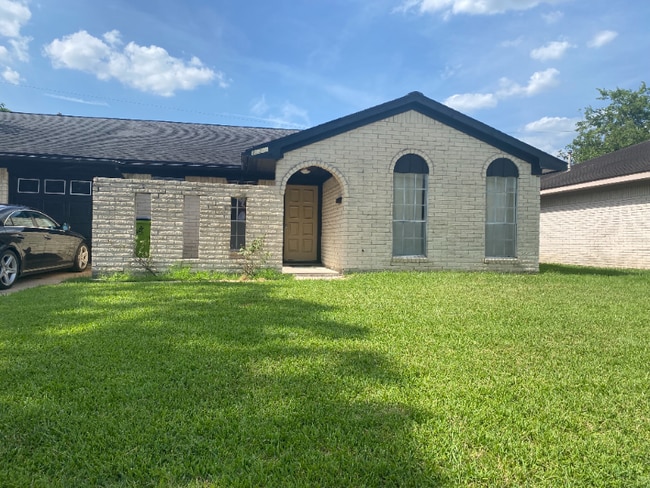 Building Photo - 15322 E Hampton Cir Rental