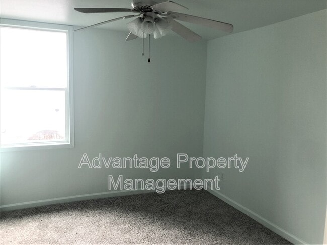 Photo - 289 N Main St