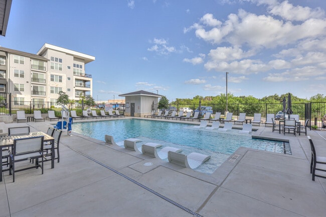 Photo - The Heights at 8721