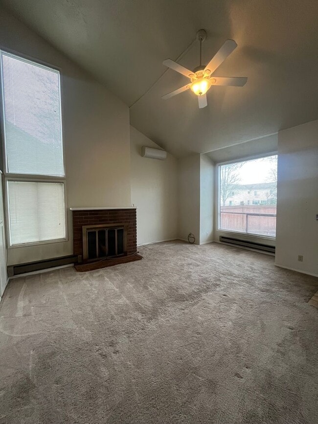 Photo - 3-Bedroom 1 1/2 Bathroom Condo in West Eugene