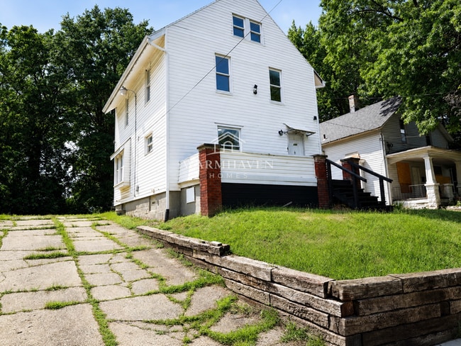 Building Photo - 804 Beardsley St