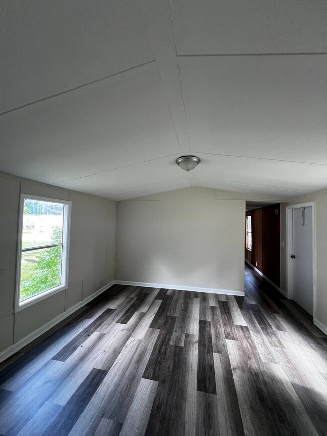 Photo - 116 Hussey Mhp Ln