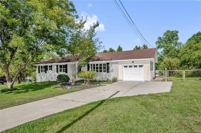 Photo - 604 Roundtree Dr