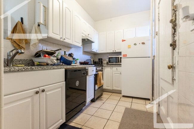 Photo - Gorgeous Brookline 4-bed 1-bath unit with heat and hot water included in the rent price!