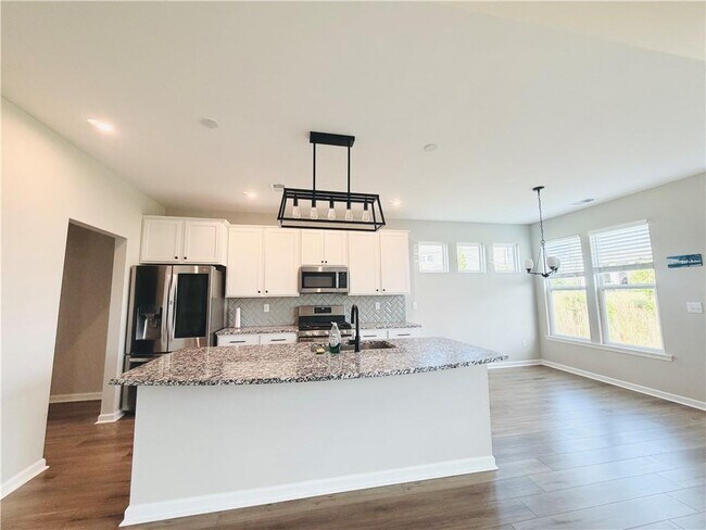 Photo - 607 Michigan Cir