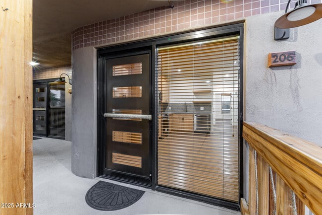 Building Photo - 12005 N Panorama Dr Unit 206