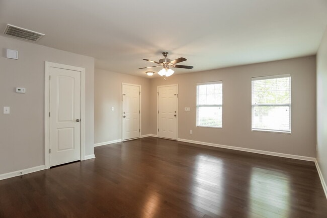 Photo - 4202 Broadstairs Dr SW