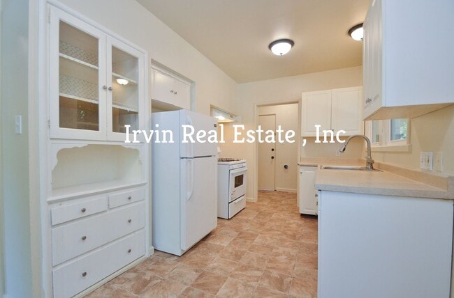Photo - Cozy 2 Bedroom,1 Bath