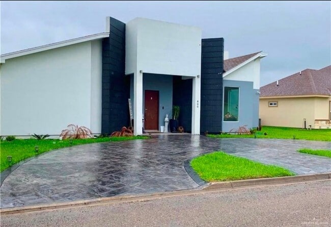 Photo - 800 New Orleans Cir