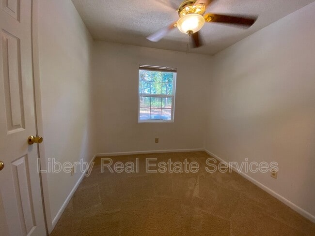 Photo - 646 Fleming Rd