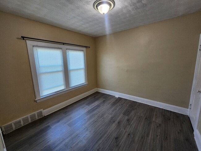 Photo - 15816 Grovewood Ave Unit DN