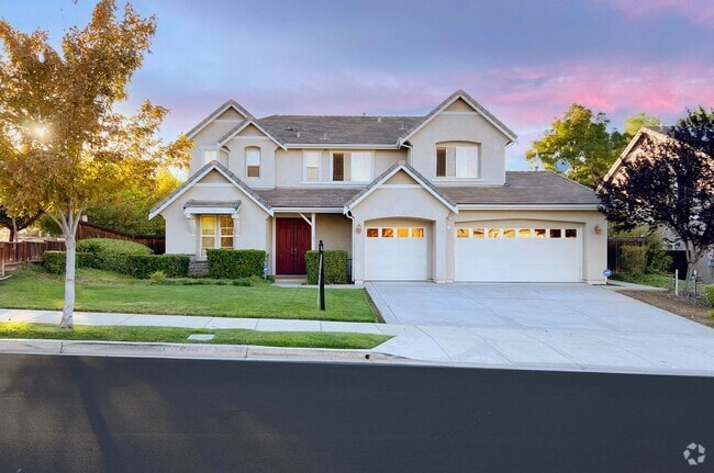 Building Photo - Wonderful rental 4-bedroom opportunity in ...