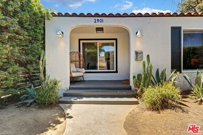 2901 Redondo Blvd