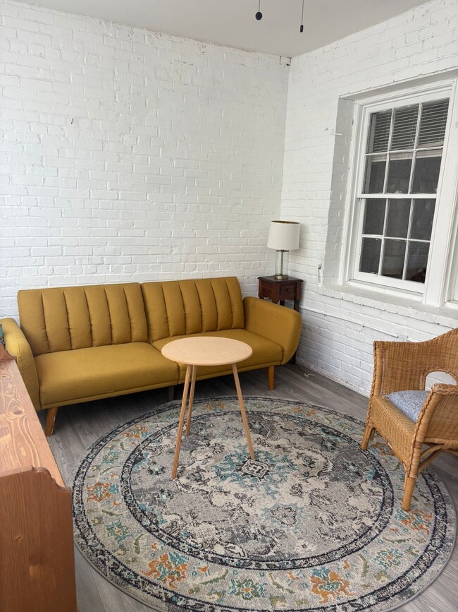 Photo - 221 35th St NE