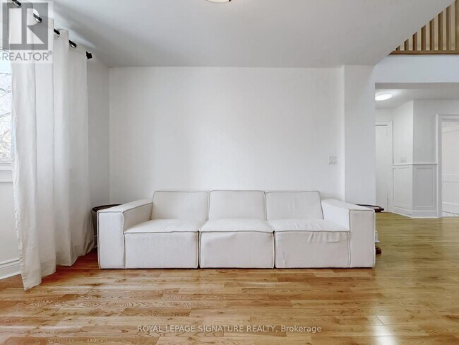 Photo - 117 Westmount Ave