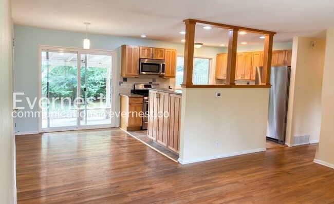 Photo - 380 Martin Dr