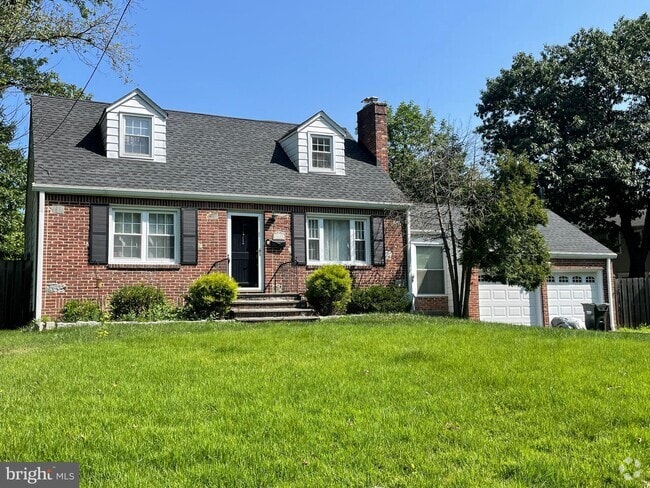 Building Photo - 2025 Hill Top Rd Rental