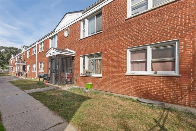 Photo - 128 N Menard Ave Unidad 2A