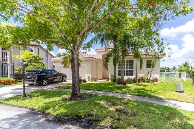 Photo - 17999 SW 35th St