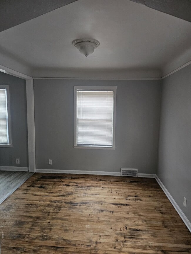 Photo - 5766 Bluehill St