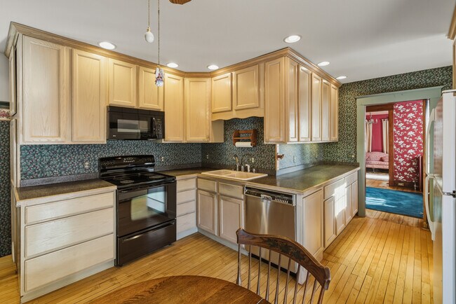 Photo - 87 Migeon Ave