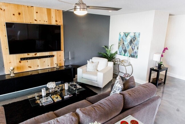 Photo - Gorgeous Fully Furnished 3 Bd 2 Bath Vacation Home!