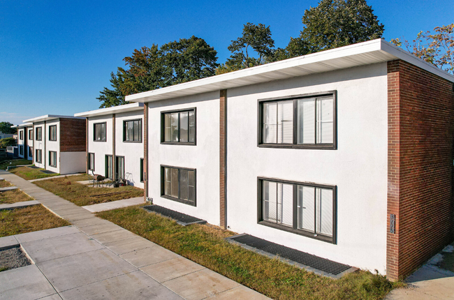 Building Photo - Cozy 2-Bedroom Apartment with Convenient A... Unit 3651-2F
